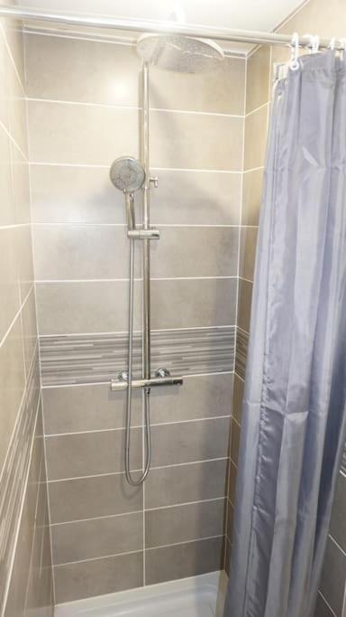 圣康坦Atypique T1 Duplex - Wifi .Parking .Proche .Gare公寓 外观 照片
